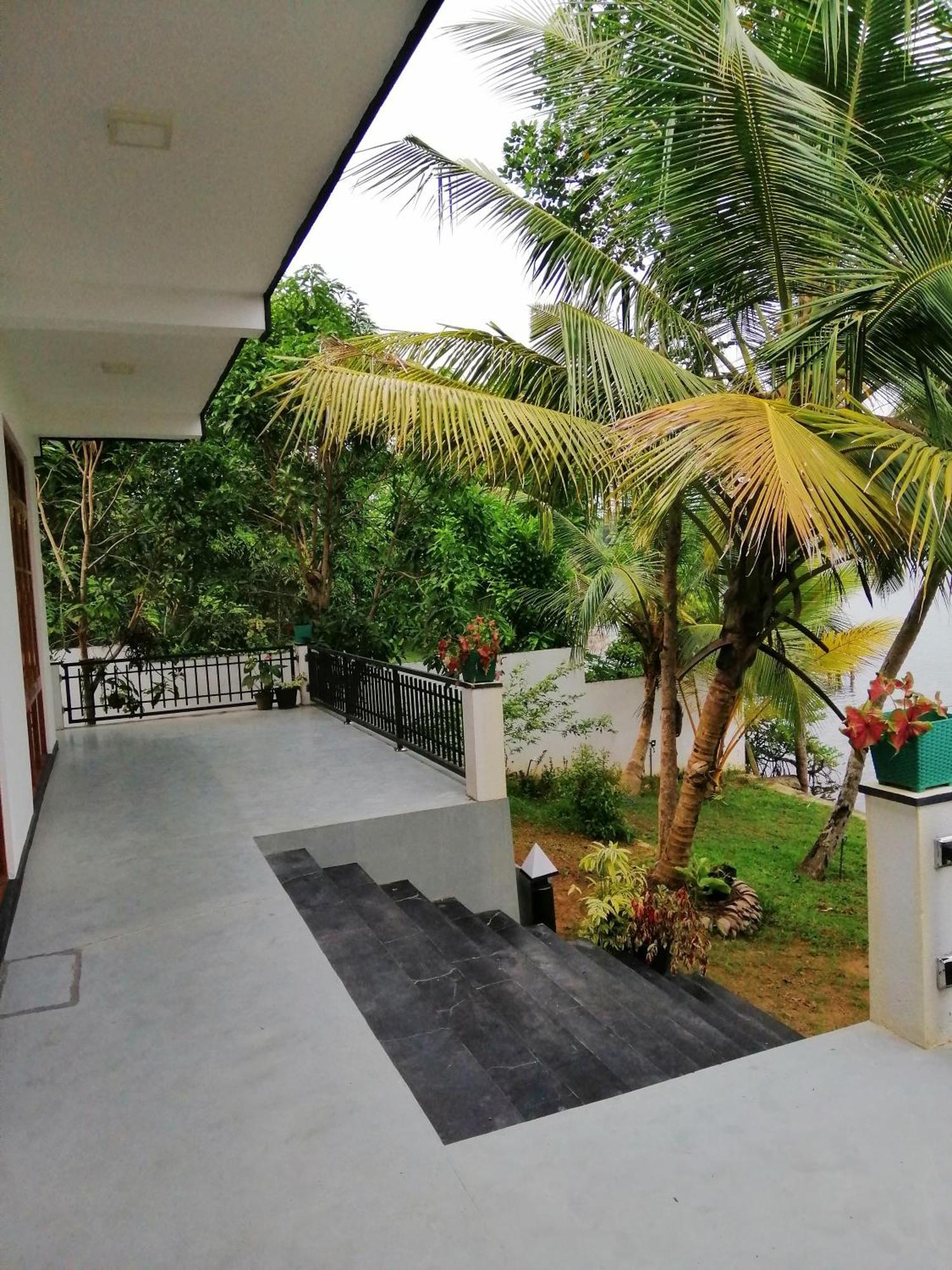 Hikka Lagoon Hikkaduwa Exterior photo